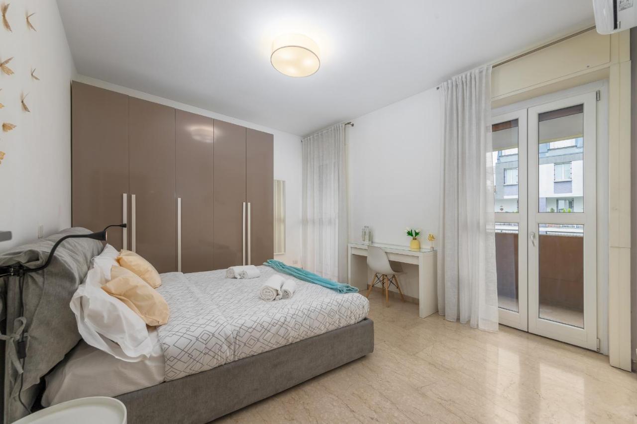 Niguarda-Zara Xxl Home,Two Balconies,Wifi,Family Милан Экстерьер фото