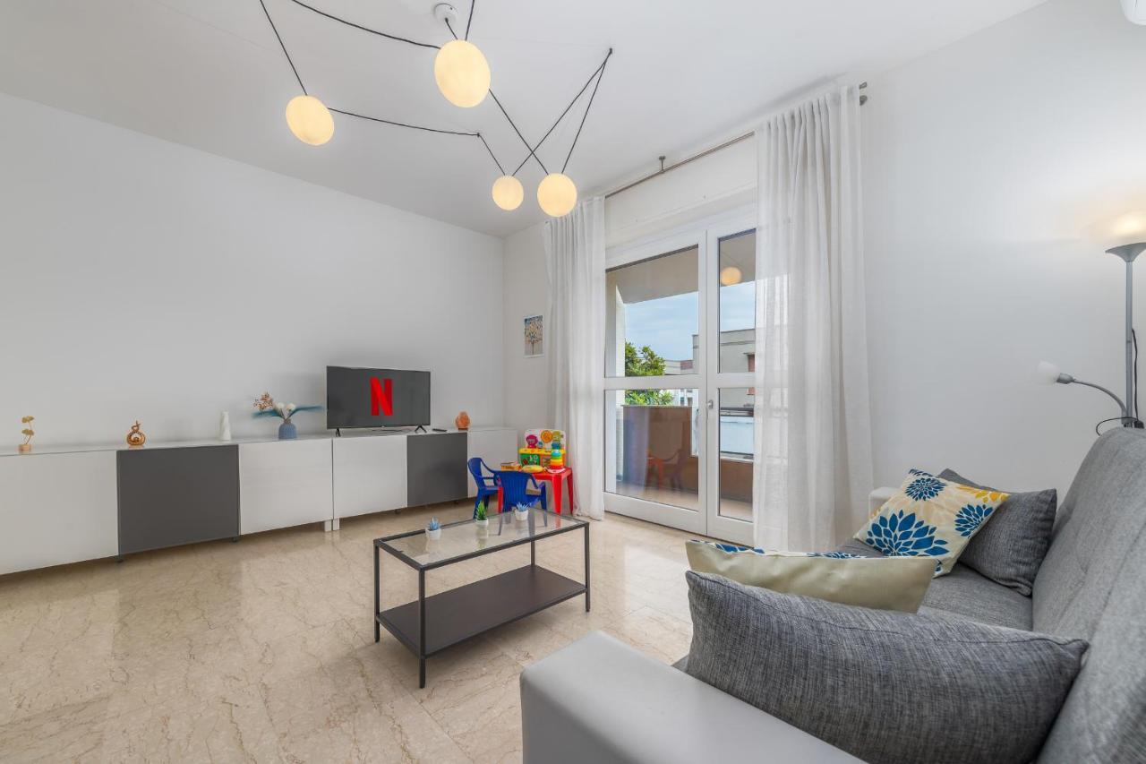 Niguarda-Zara Xxl Home,Two Balconies,Wifi,Family Милан Экстерьер фото