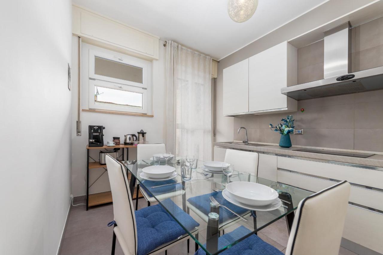 Niguarda-Zara Xxl Home,Two Balconies,Wifi,Family Милан Экстерьер фото