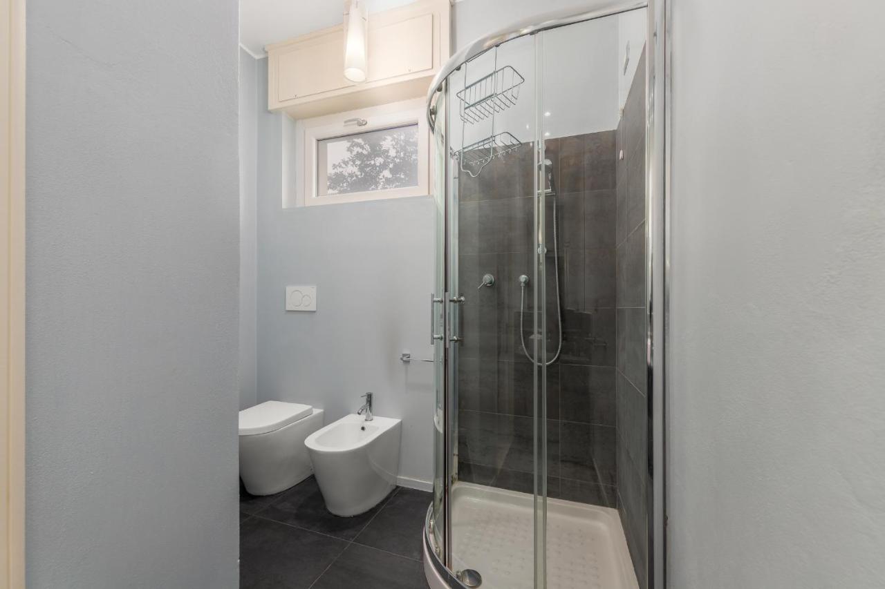 Niguarda-Zara Xxl Home,Two Balconies,Wifi,Family Милан Экстерьер фото